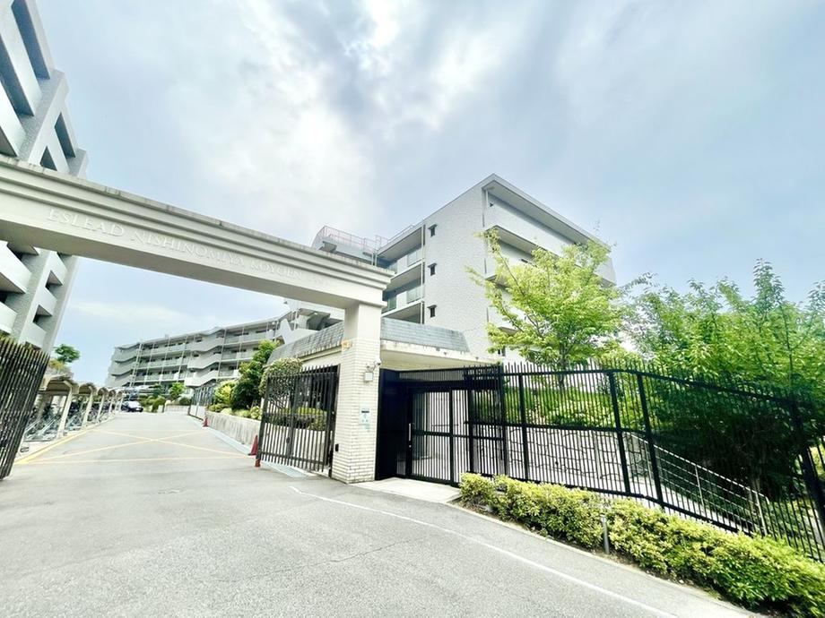 3LDK apartment in Nishinomiya, Hyogo - Photo 1