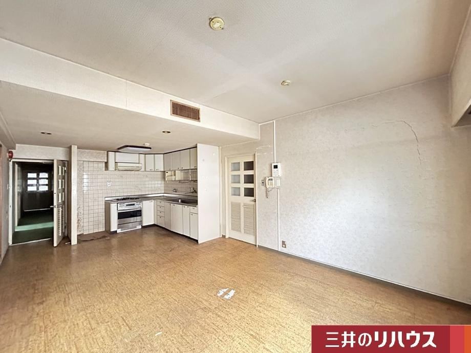 6LDK apartment in Higashinada Ward, Kobe, Hyogo - Photo 1