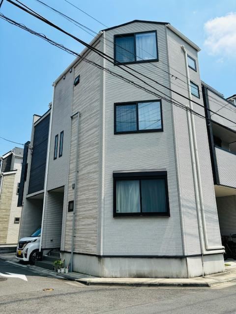 Beautiful 3LDK House with Easy Viewing Near Minato-cho Station - Photo 1