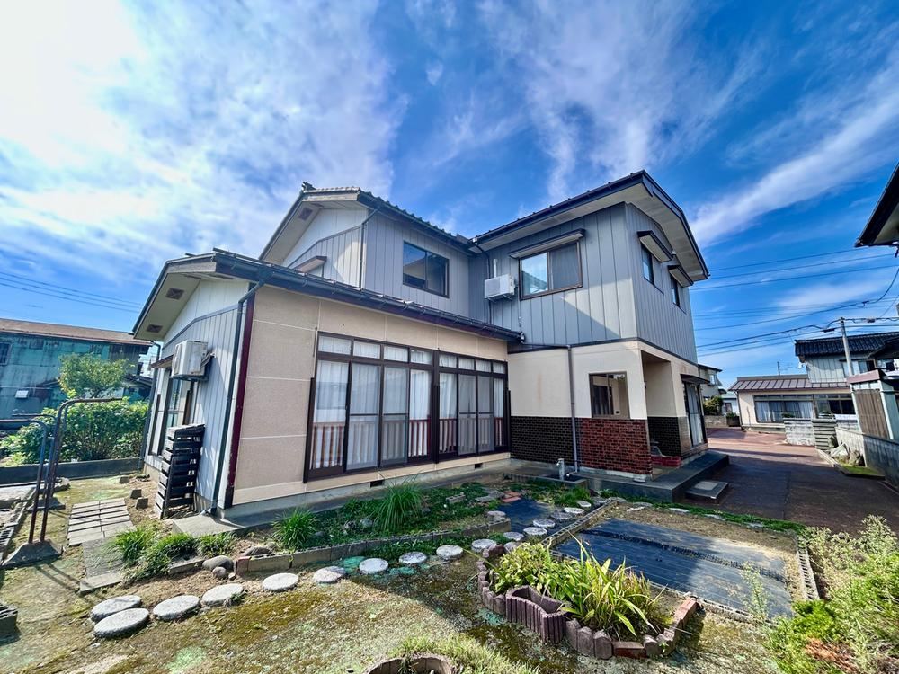 Spacious 9DK House with Garden in Nagaoka - Photo 1