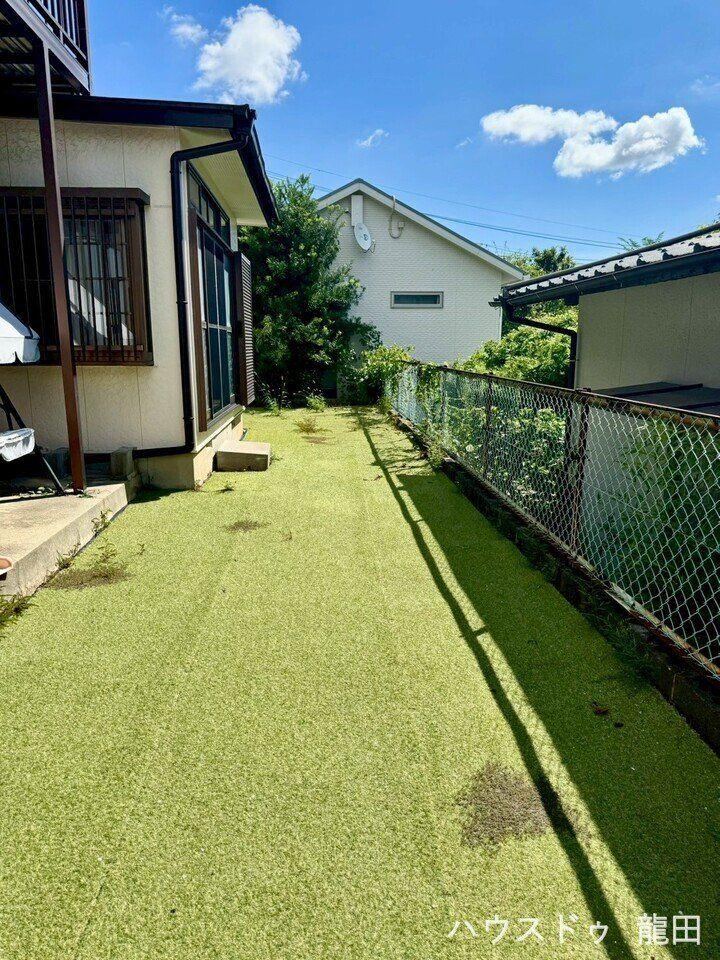 Spacious 5LDK House with Solar Power in Shimizu - Photo 1