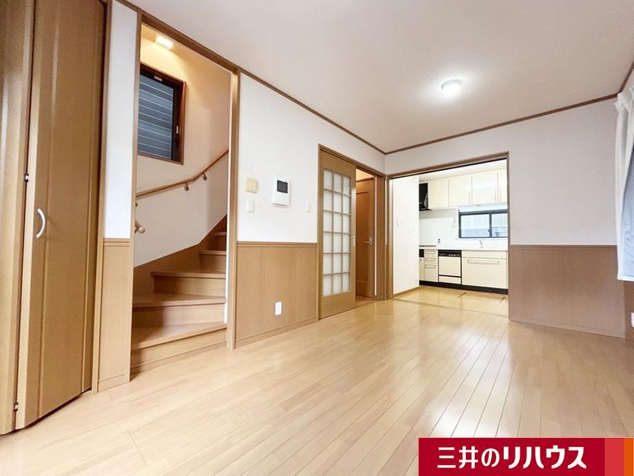 2LDK House with Ample Storage in Ibaraki City - Photo 1