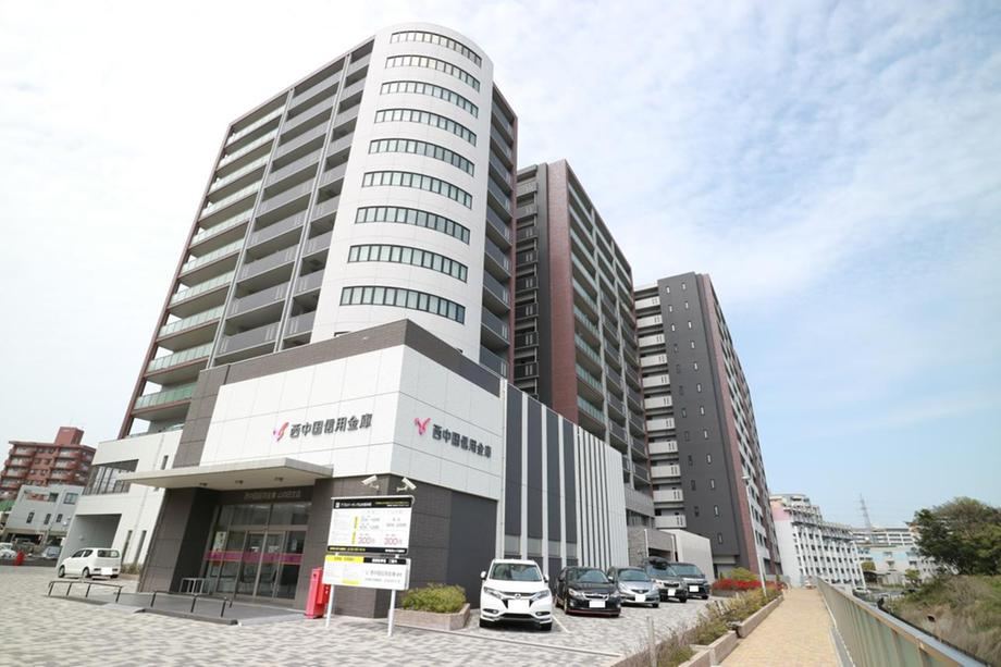 3LDK apartment in Shimonoseki, Yamaguchi - Photo 1