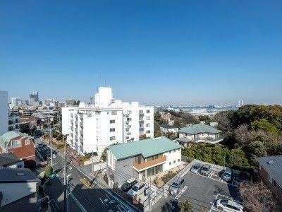 Charming 3LDK Apartment with Great Views - Photo 1