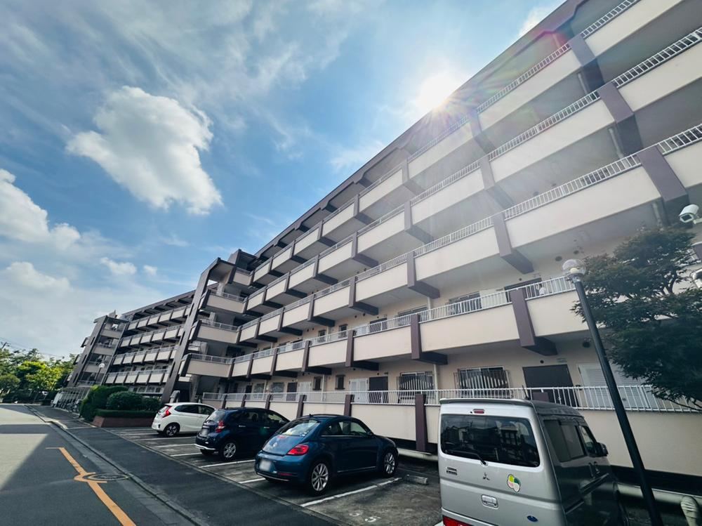 2LDK apartment in Sakura Ward, Saitama - Photo 1