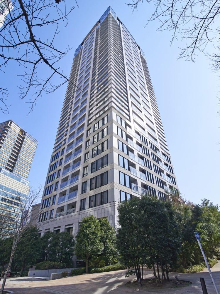 4LDK apartment in Minato Ward, Tokyo - Photo 1