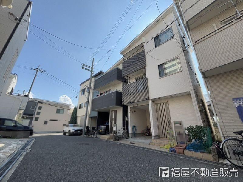Private 4LDK House with Second Floor Living Room in Hirano - Photo 1