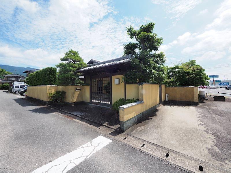 Charming 5LDK House in Matsuo - Photo 1