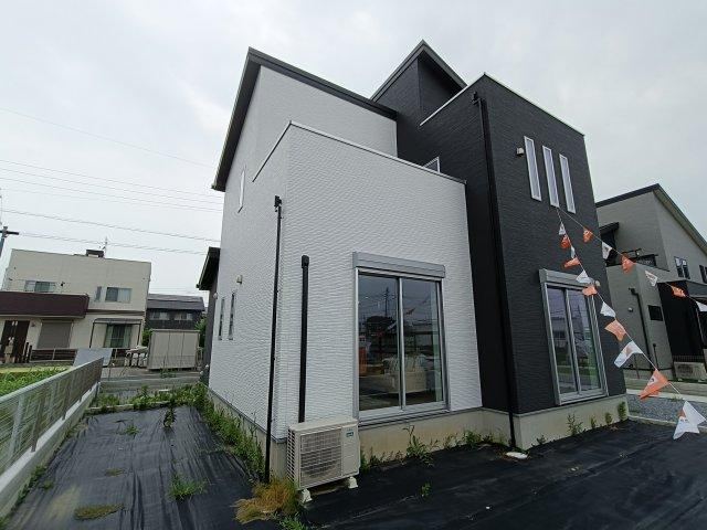 Spacious 4LDK House in Sugito Town - Photo 1