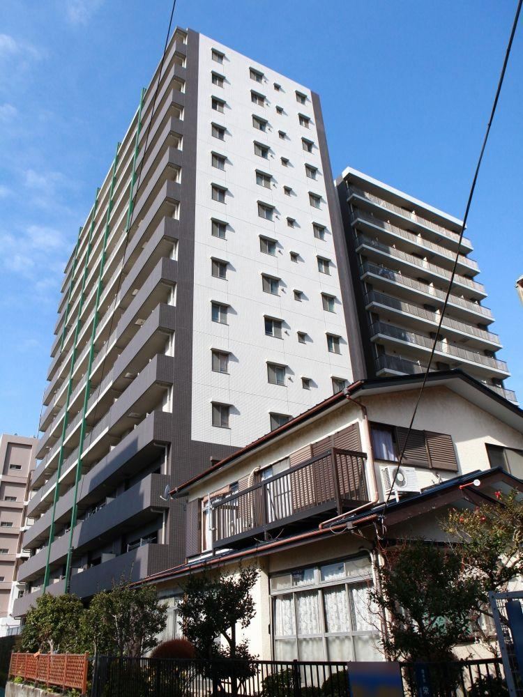 Renovated 2LDK Apartment in Atsugi - Photo 1
