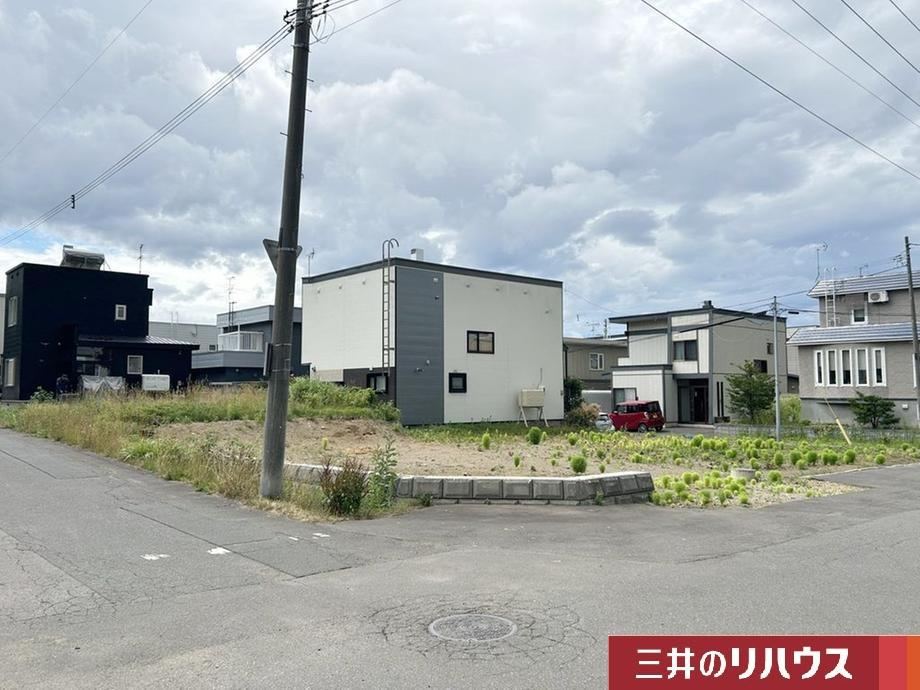 Land in Hanakawa Minami 2-jo - Photo 1