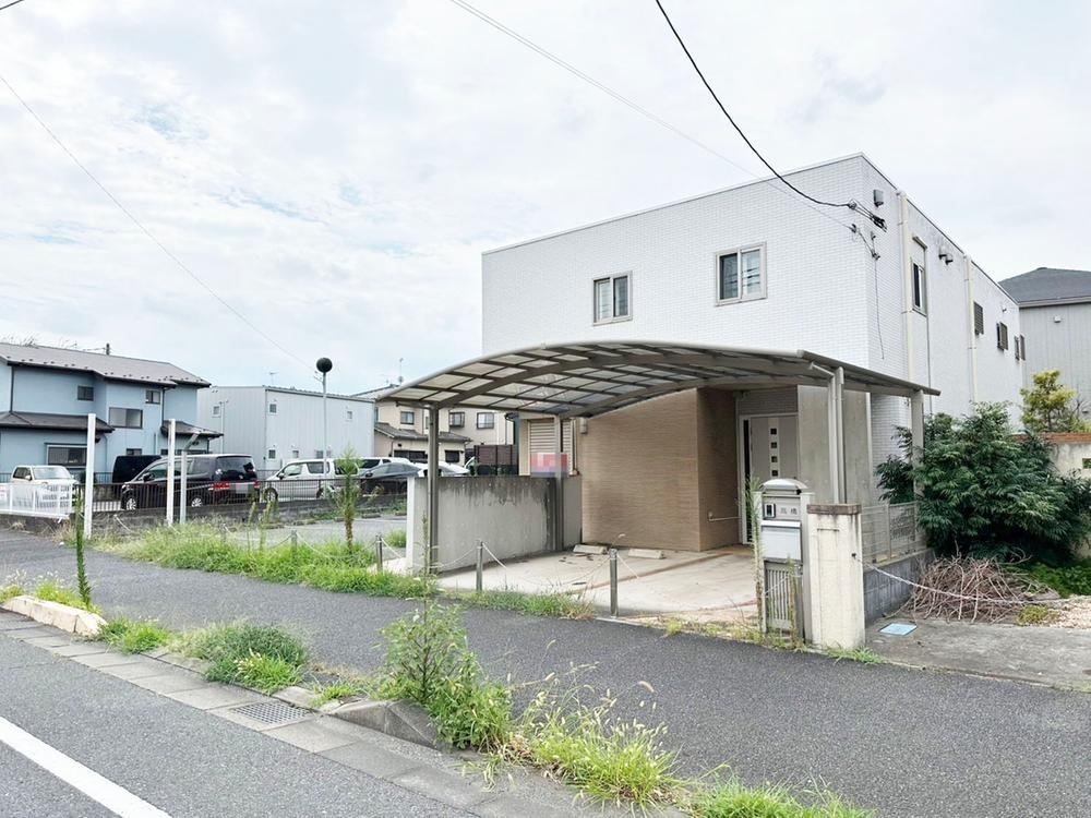Spacious 7LDK Home with Store in Edogawa-dai - Photo 1