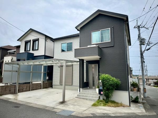 Modern 4LDK Home on a Corner Lot in Kaizuka - Photo 1