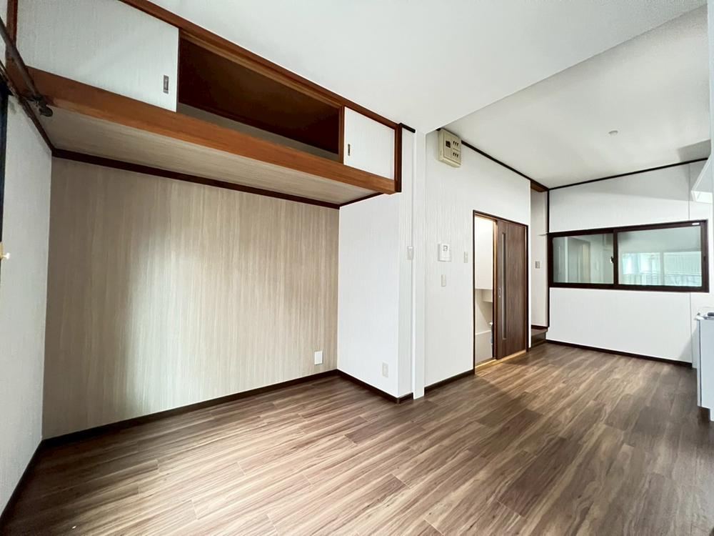 Renovated 2DK House with Garage - Photo 1