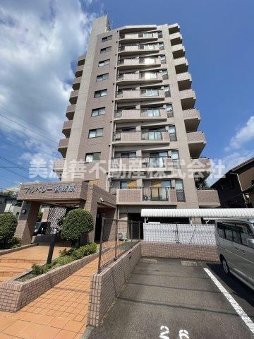 4LDK apartment in Kakamigahara, Gifu - Photo 1