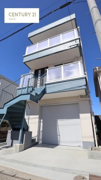 Renovated 3LDK House with Great Views in Nishi - Photo 1
