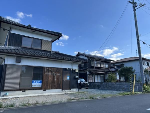 Renovated 4LDK House with Mountain Views in Uwa Town - Photo 1