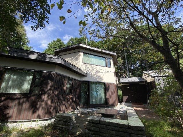 Large Residence Near Golf Course in Ashitaka - Photo 1