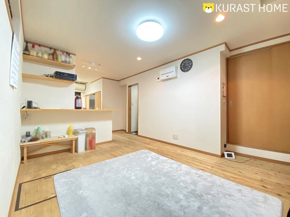 Eco-Friendly 5LDK All-Electric Home with Solar Panels - Photo 1