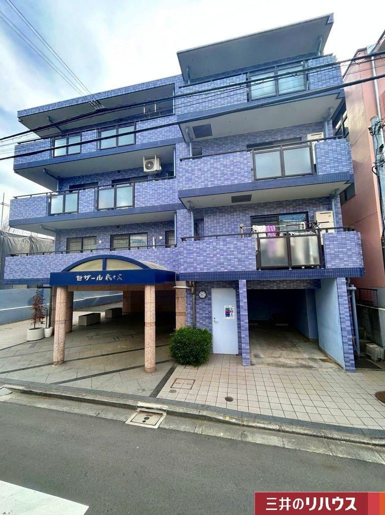 Sunny 2LDK Apartment Near Minami-Shinjuku Station - Photo 1