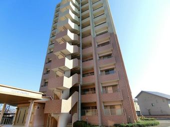 4LDK apartment in Omura
