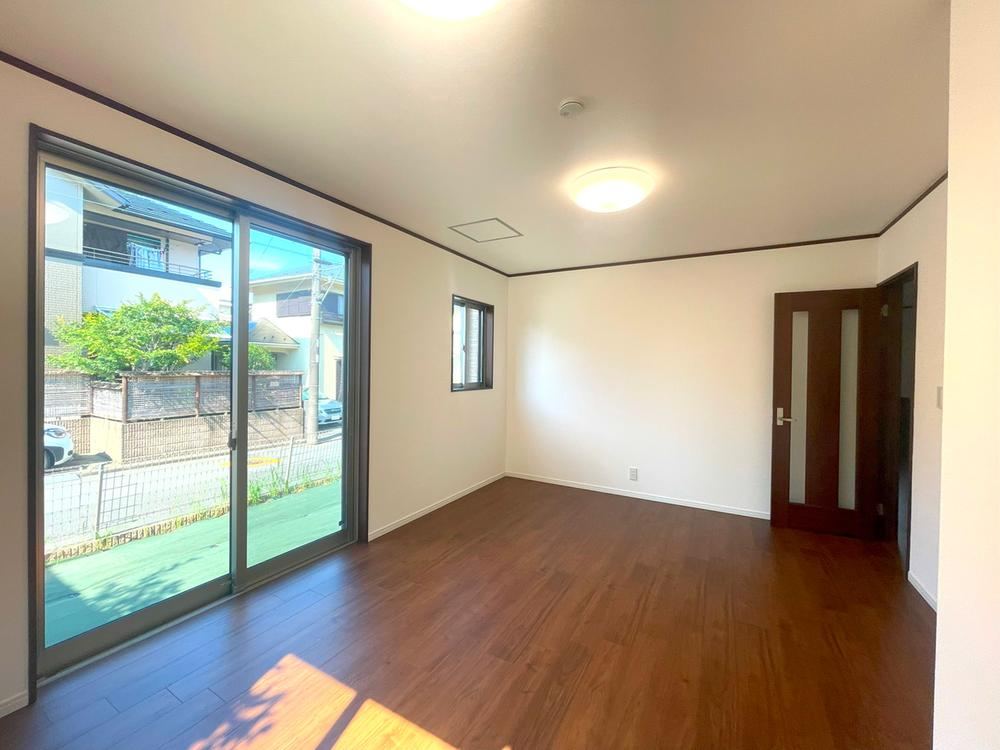 Spacious 5LDK Home in Ayase - Photo 1