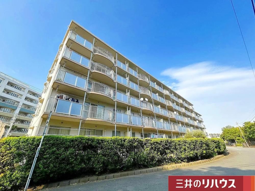 Spacious 3LDK Apartment in Shio-midai, Near Tsujido Station - Photo 1
