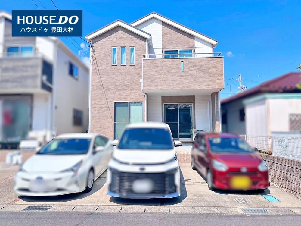 Eco-Friendly 4LDK Home with Solar Panels in Toyota - Photo 1