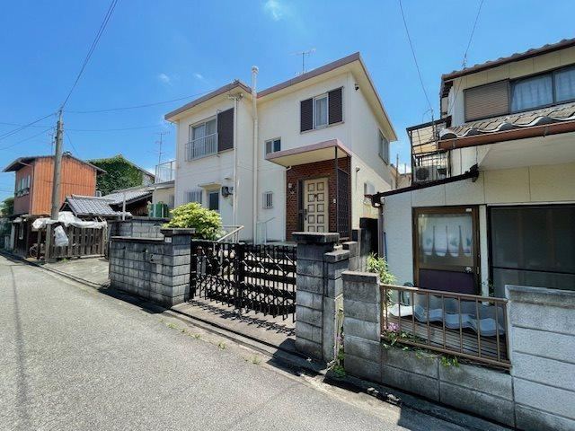 Spacious 7DK House in Niihama - Photo 1