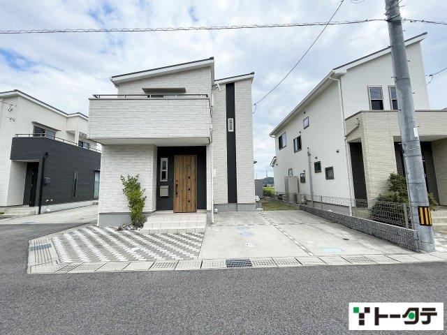 Modern 4LDK House with Solar Power in Higashi-Hiroshima - Photo 1