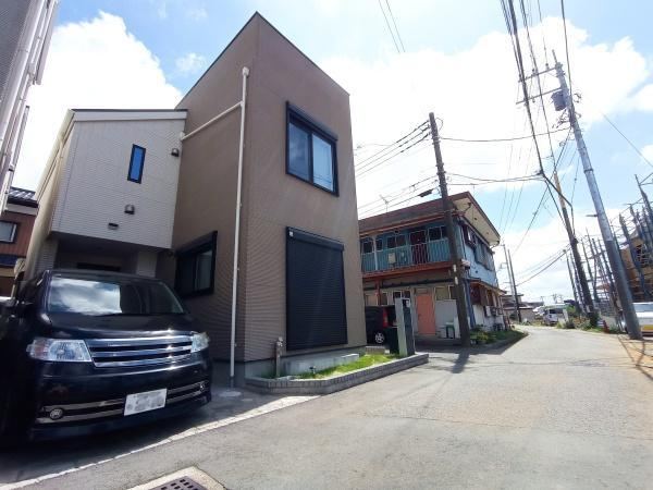 Modern 3LDK House with Rooftop Terrace in Chiba City - Photo 1
