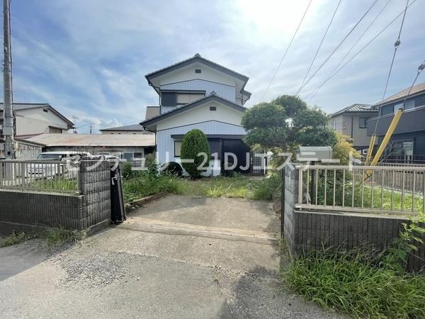 Conveniently Located 4DK+S House in Tsuchiura - Photo 1