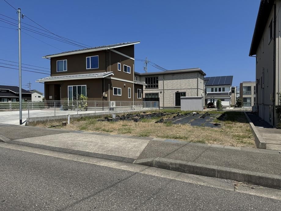 238 m² land in Kanazawa, Ishikawa - Photo 1