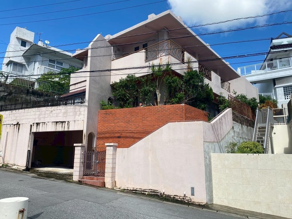 Spacious 8LDK Detached House in Shuri Sueyoshi - Photo 1