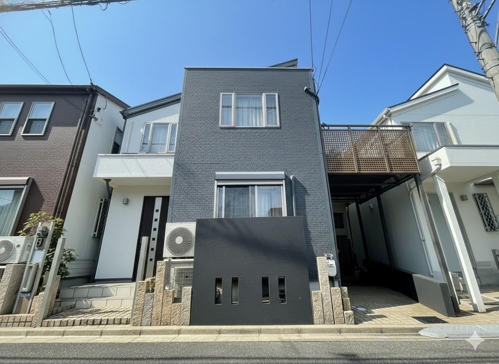 Family-Friendly 4LDK with Wood Deck in Higashi-Osaka - Photo 1