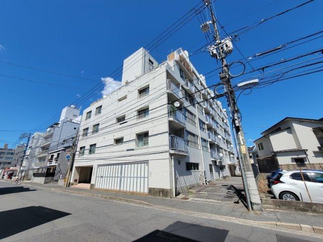 2LDK apartment in Minami Ward, Hiroshima - Photo 1