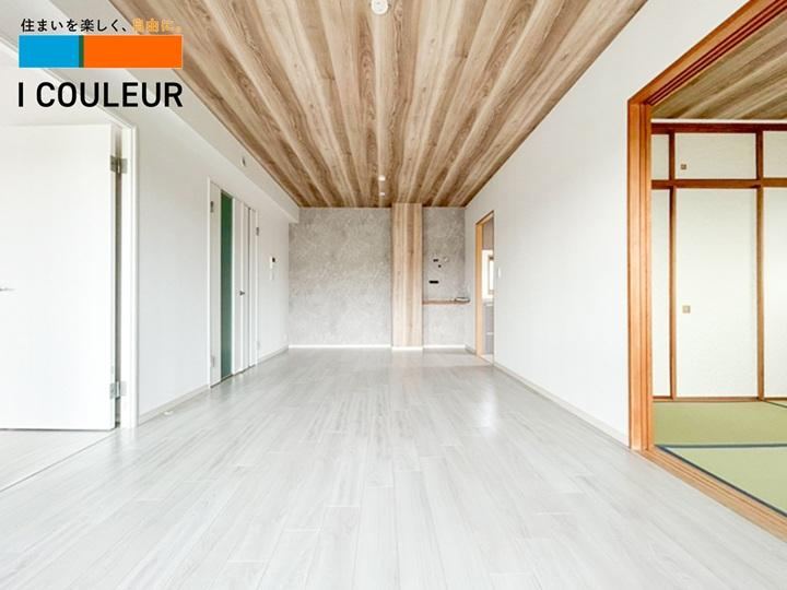 Spacious 3LDK Apartment with Roof Terrace in Narita, Tohoku - Photo 1