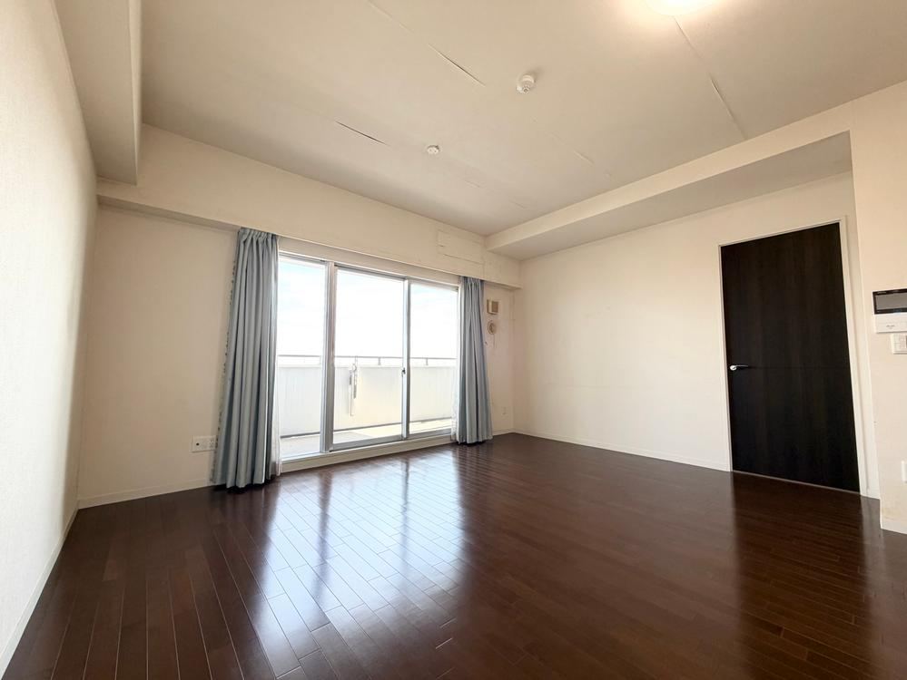 3LDK apartment in Minato Ward, Nagoya, Aichi - Photo 1