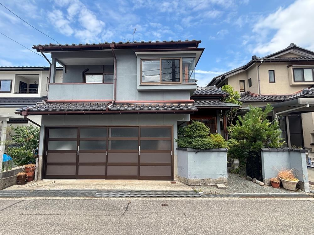 Charming 6DK House with Inner Garage in Nishizumi - Photo 1