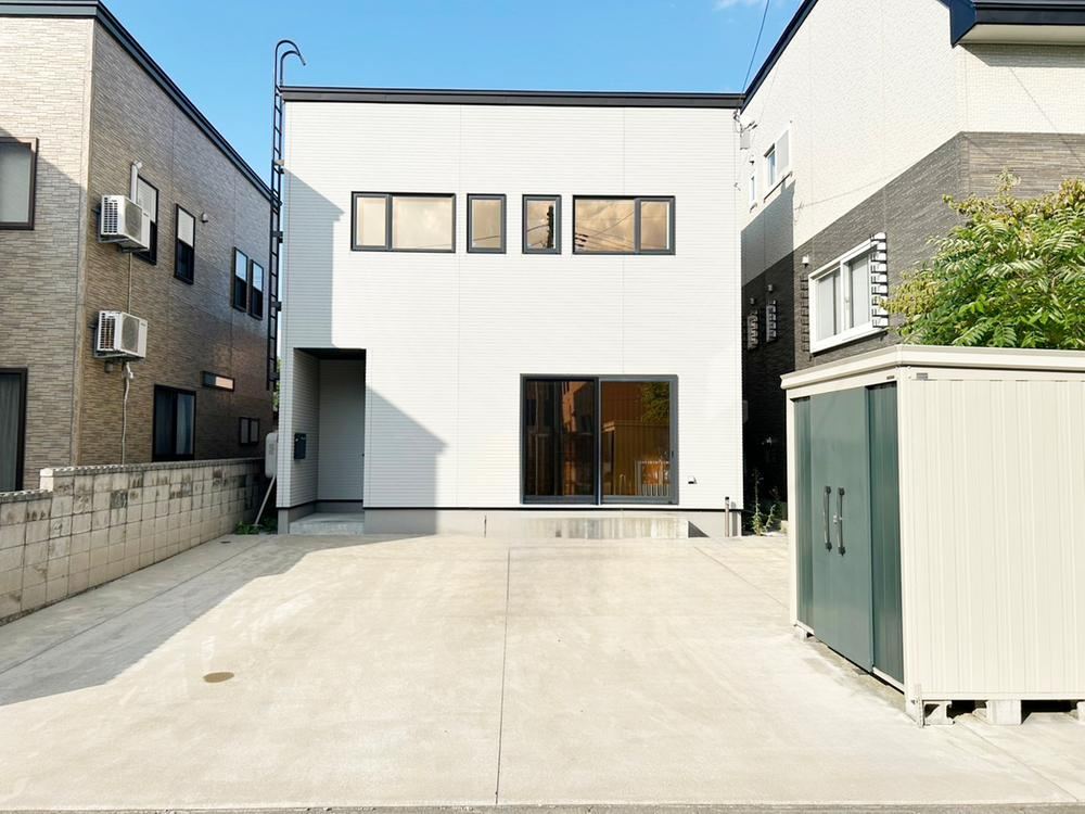 Newly Built 3LDK House with Ample Storage in Higashi-Zoudou - Photo 1