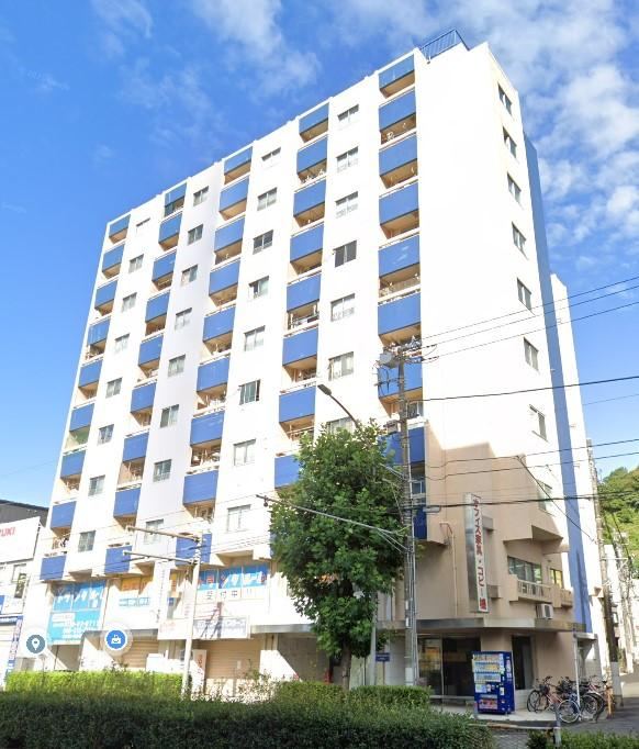 Bright 2DK Apartment Near Yokohama Station - Photo 1