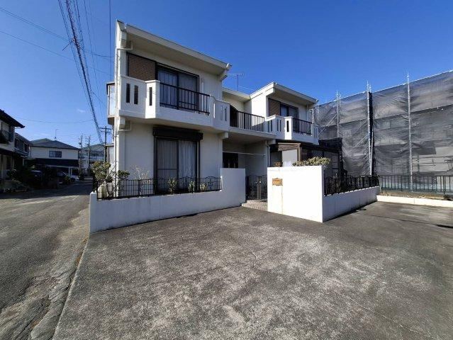 Sturdy 5LDK Resco House in Popular Shimada Area - Photo 1