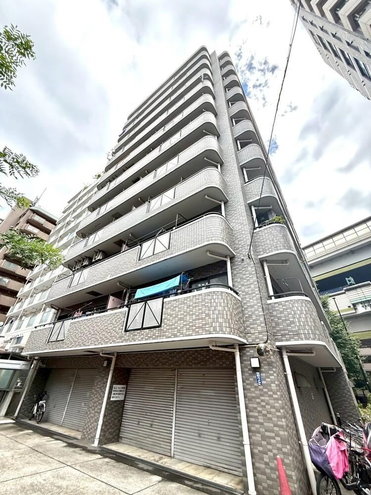 Bright 2LDK Apartment with Good Ventilation - Photo 1