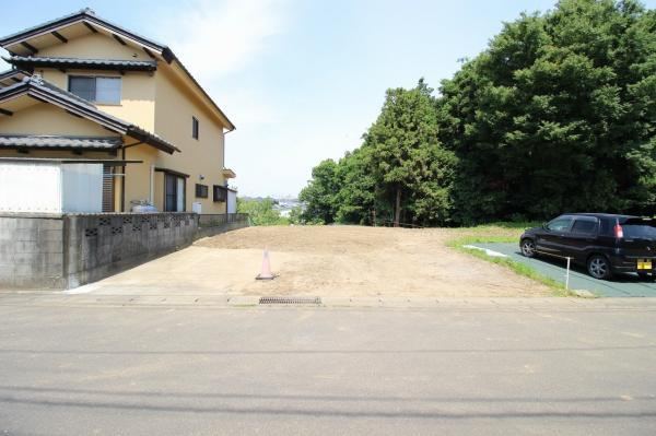 Expansive Land in Naka, Near Arakawaoki Station - Photo 1