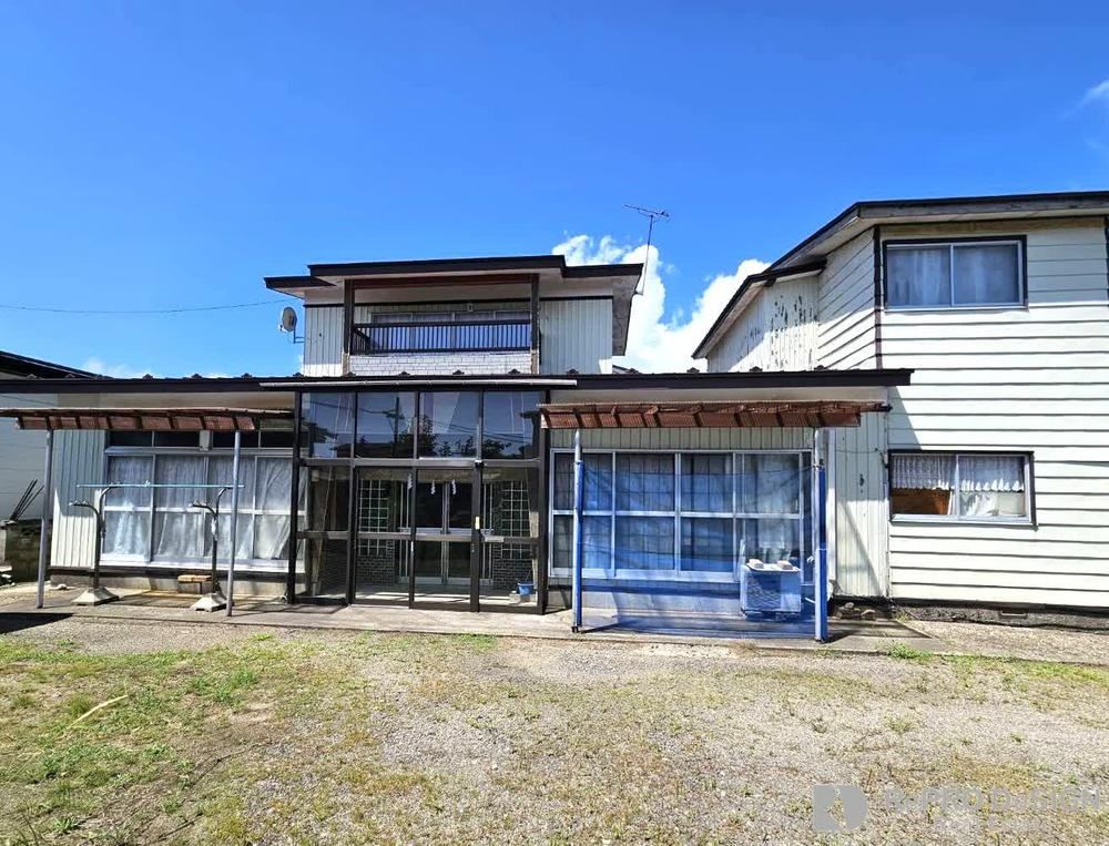 7DK House with Parking Near Funakoshi Station - Photo 1