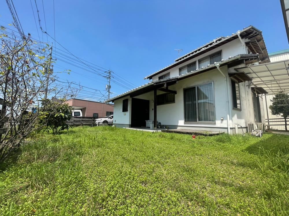 Stylish 2LDK Home with Beams in Higashi-Hirajima - Photo 1