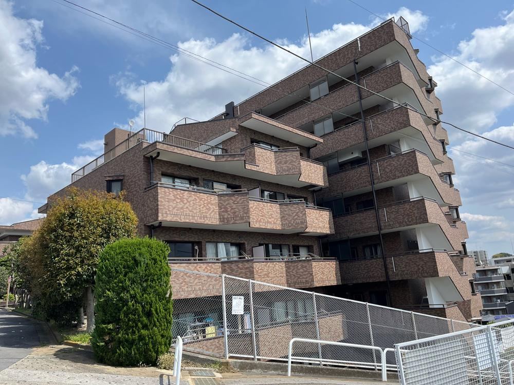 Like New 3LDK Apartment in Wakoshi - Photo 1
