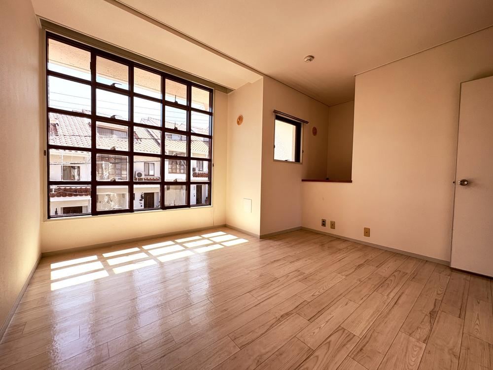 Terrace House in Quiet Neighborhood - Photo 1