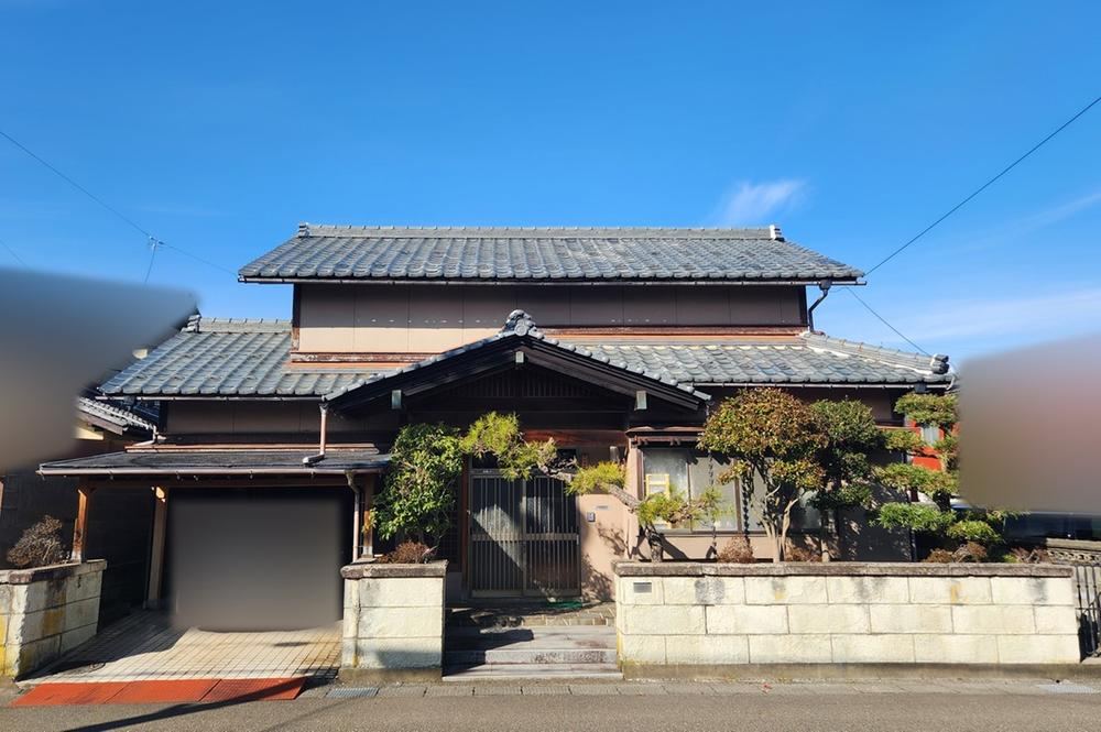 Spacious 5LDK House in Shin-Matsushima, Tsuruga - Photo 1