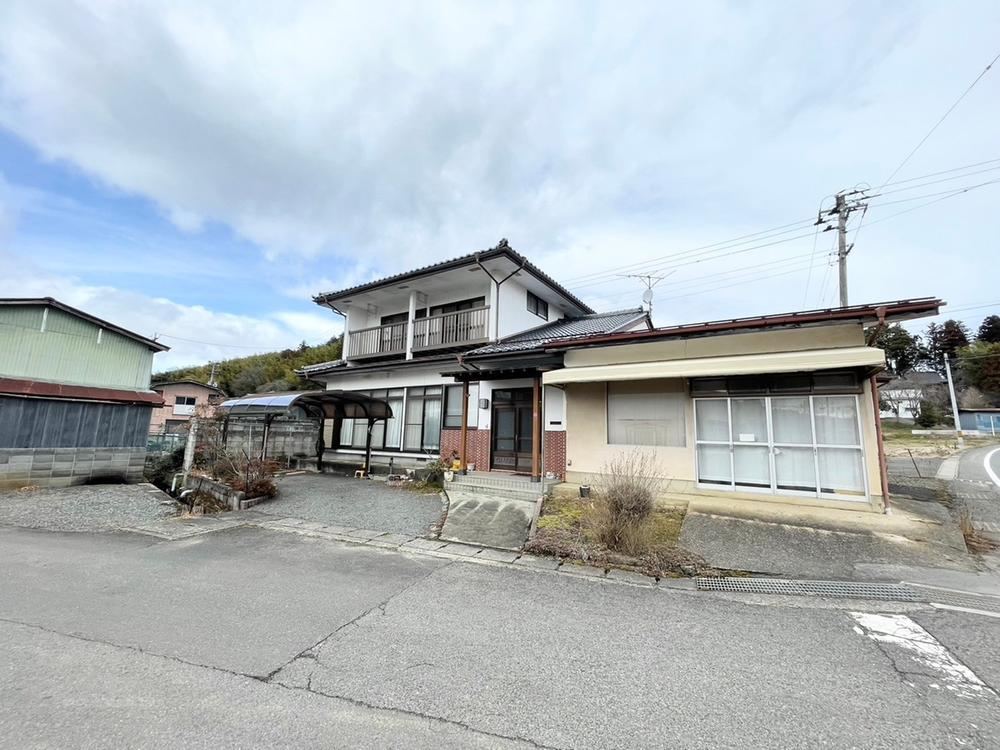 8SLDK House with Ample Space in Matsukawa - Photo 1